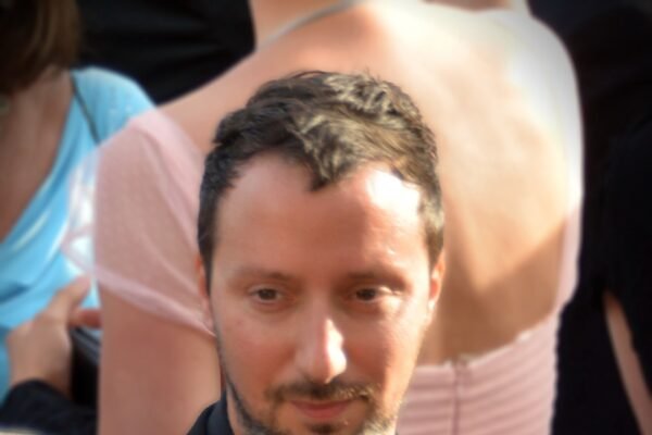 CFDA 2026: Anthony Vaccarello é o Designer Internacional do Ano; veja os indicados