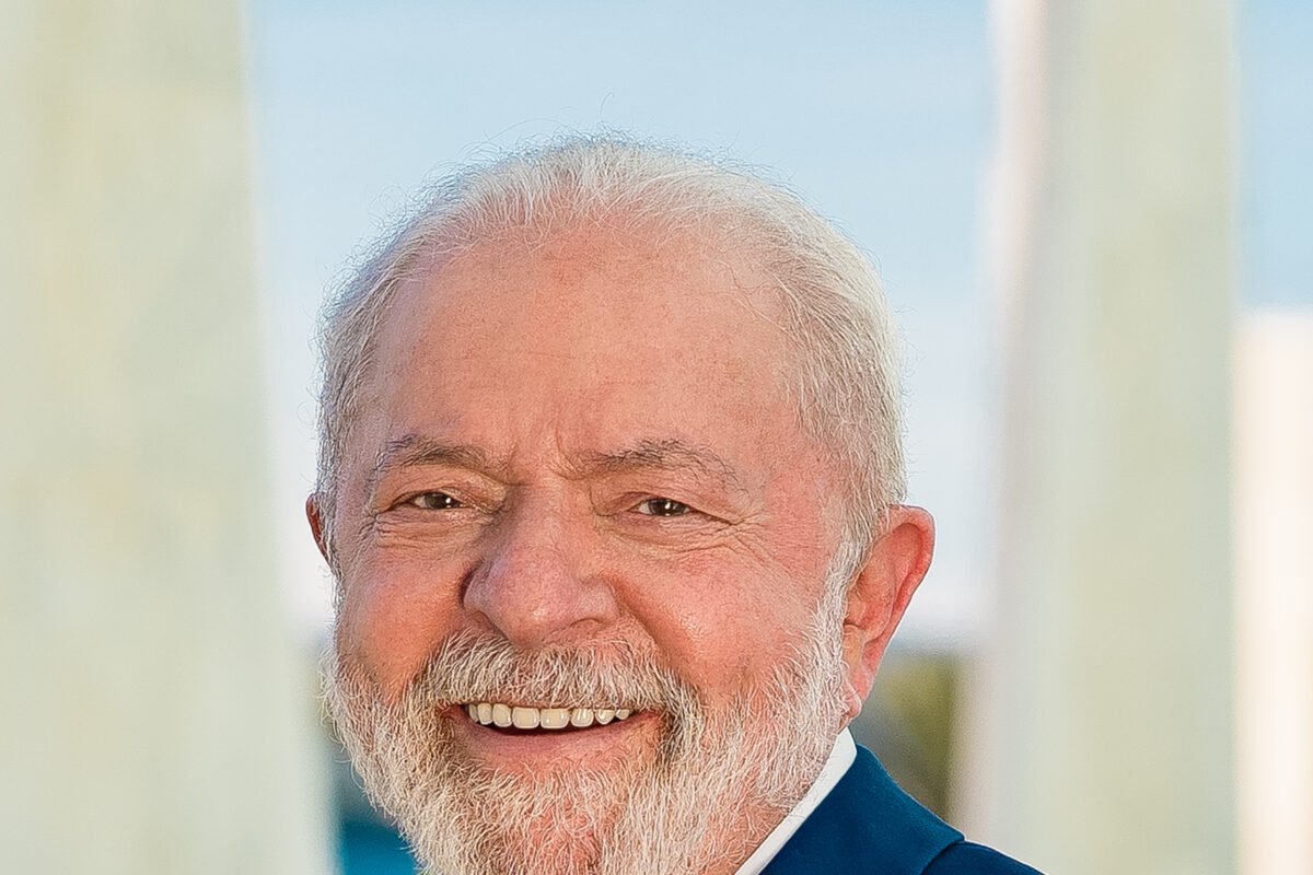 Em debate da Band, Lula sugere a Flávio quebra de sigilo bancário e telefônico