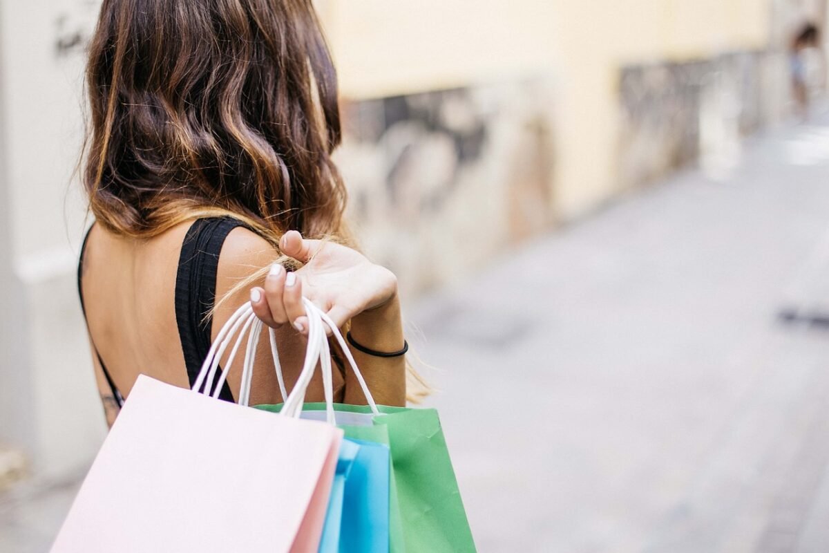 Instamall estreia em Miami e entrega Louis Vuitton e Prada em até 90 minutos