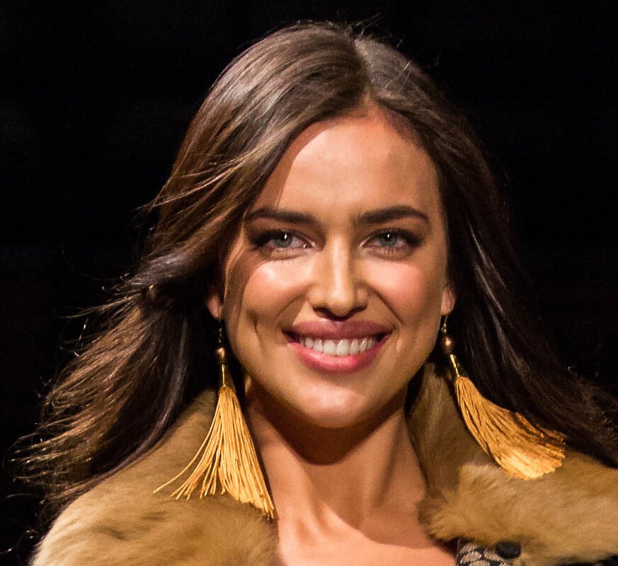 Irina Shayk e Bella Hadid esticam a noite após o desfile da Victoria's Secret