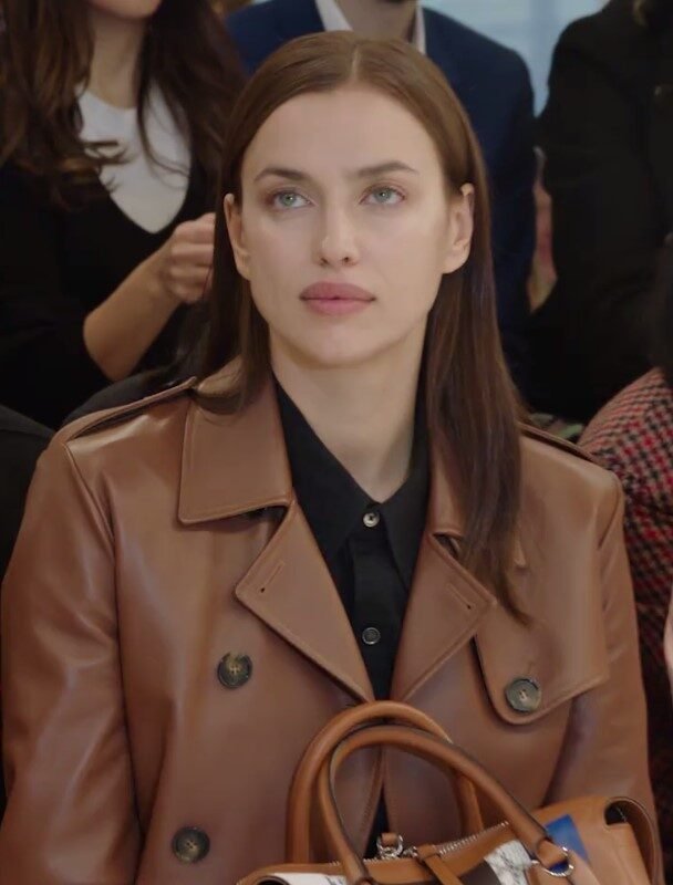Irina Shayk relembra estreia grávida no desfile da Victoria’s Secret, 10 anos depois