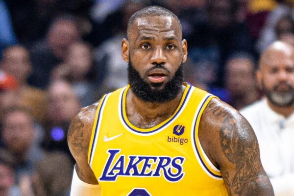 LeBron e Savannah James mostram a casa em LA: Cartier Crash e um Basquiat