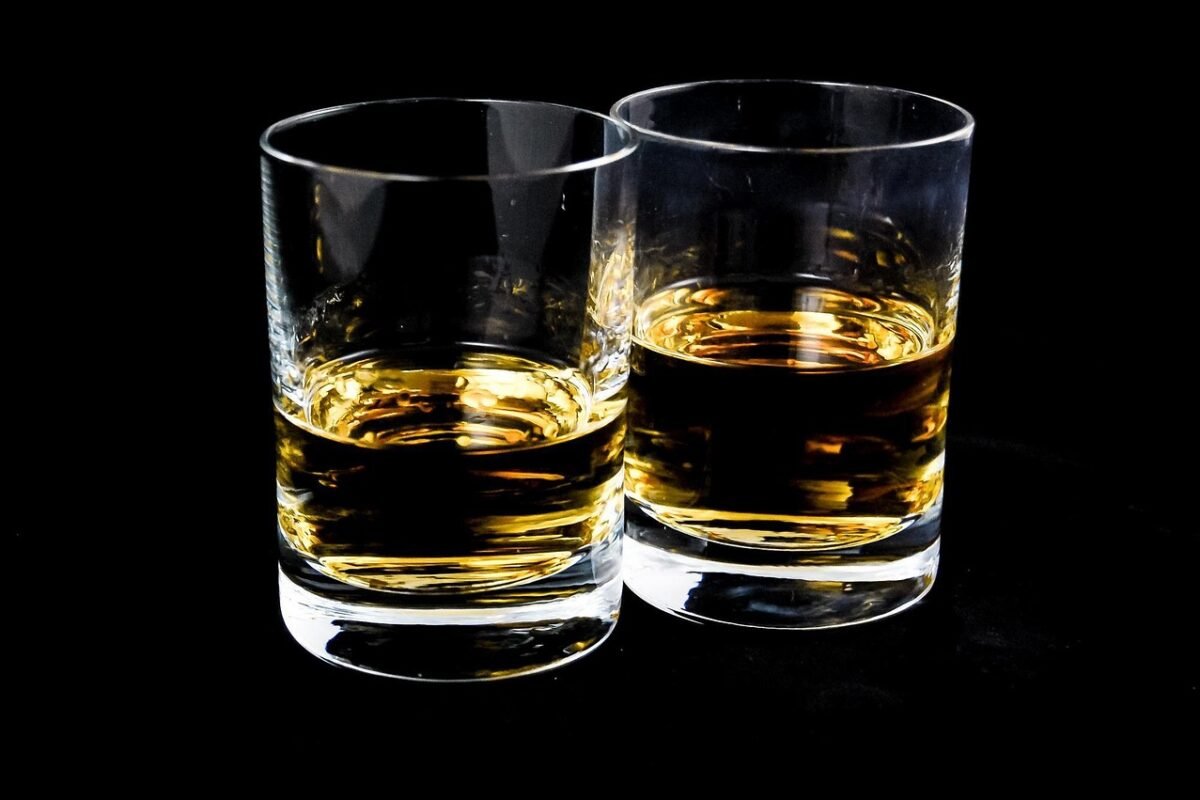 Old Forester lança Tribute Series: bourbon de 12 anos em decanter de US$ 300