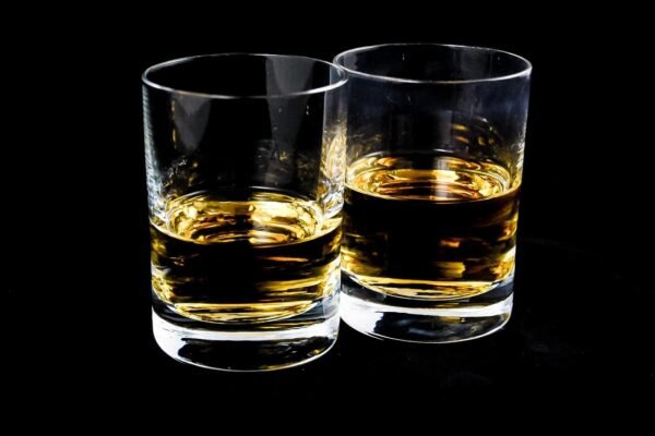 Old Forester lança Tribute Series: bourbon de 12 anos em decanter de US$ 300