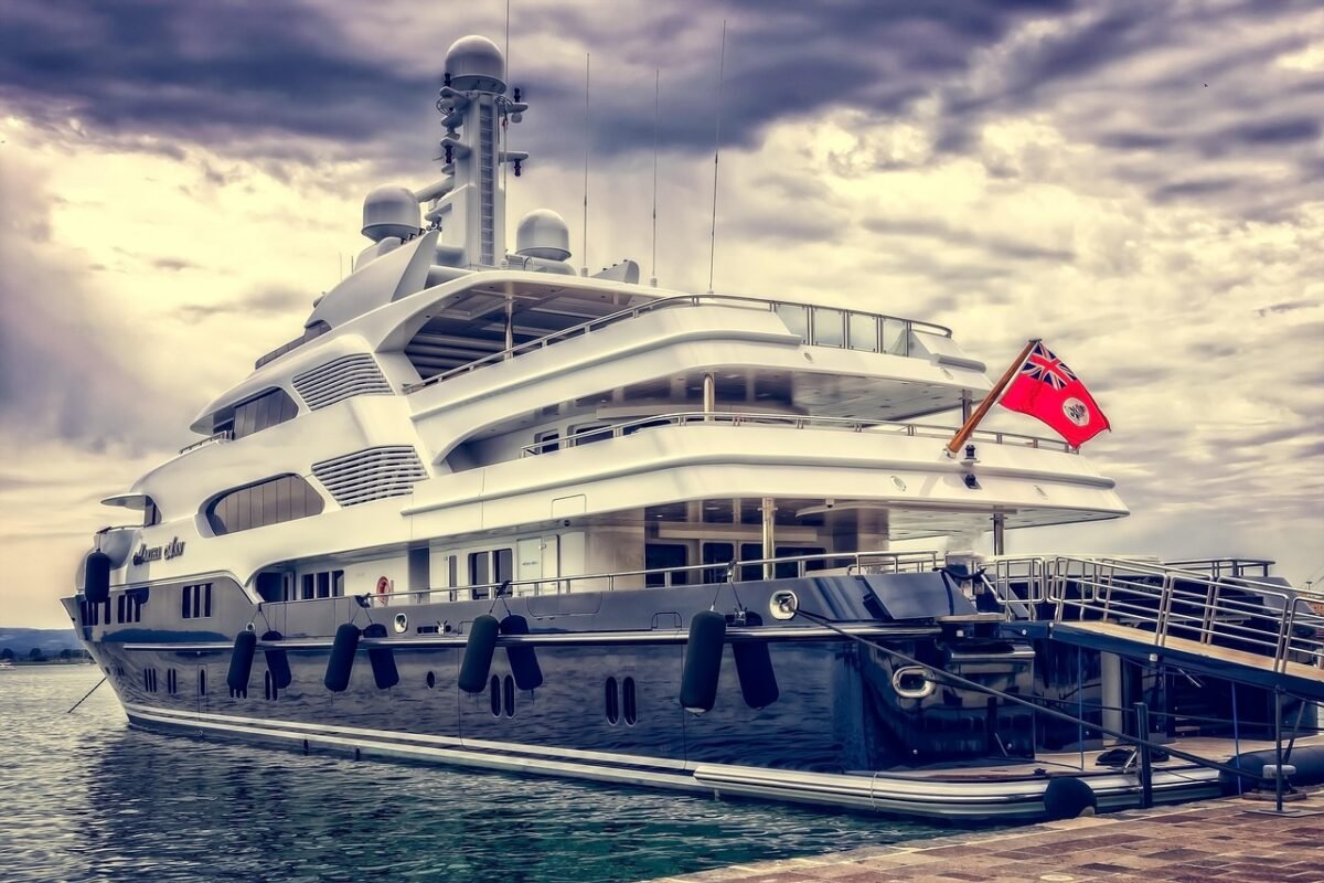 Port Nimara, em Anguilla, terá resort Equinox e 118 vagas para superiates em 2027