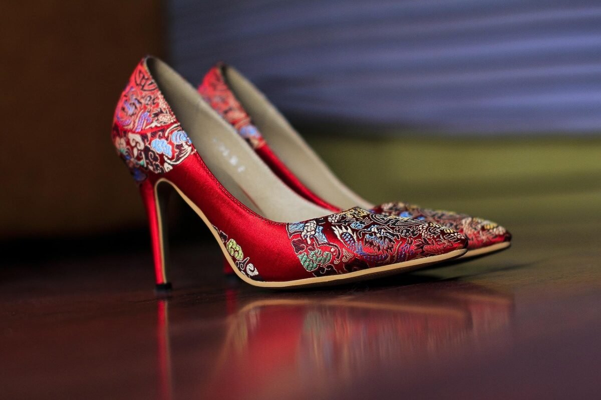 Scarpin volta ao dia a dia: 7 modelos de US$ 275 a US$ 1.090 para o outono