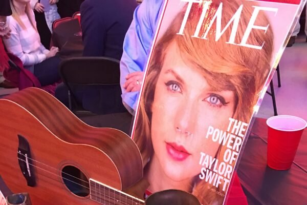 Taylor Swift brilha em noite de glamour em Los Angeles